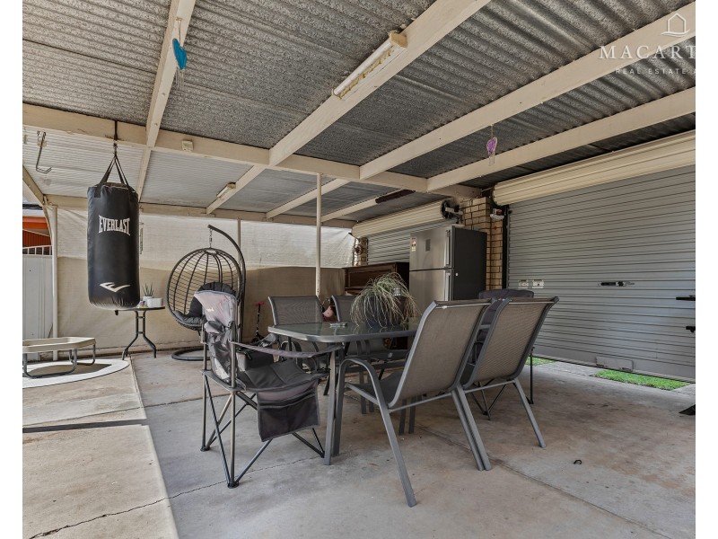 23 Huron Crescent, Lake Albert NSW 2650