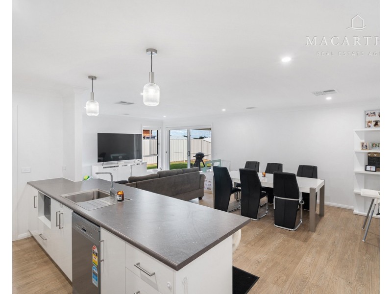60 Jumbuck Drive, Gobbagombalin NSW 2650