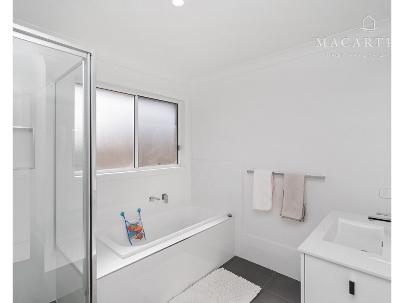 60 Jumbuck Drive, Gobbagombalin NSW 2650