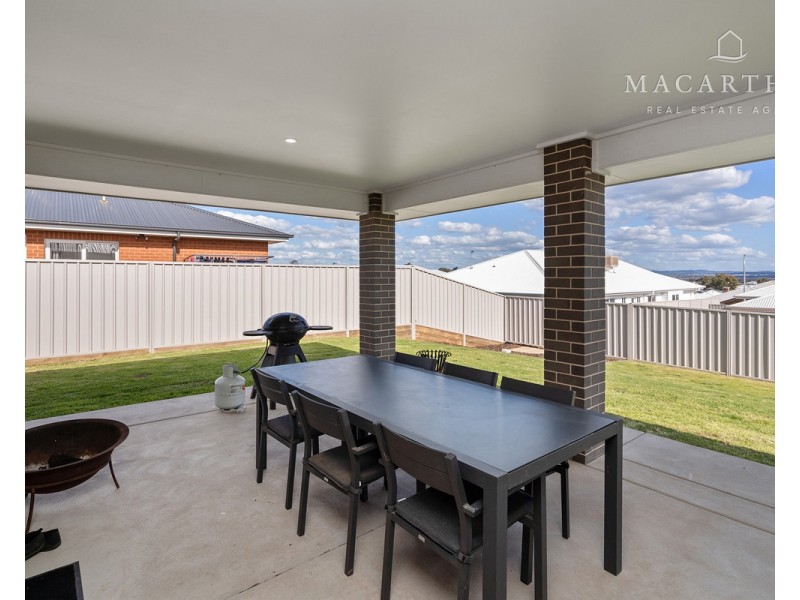 60 Jumbuck Drive, Gobbagombalin NSW 2650