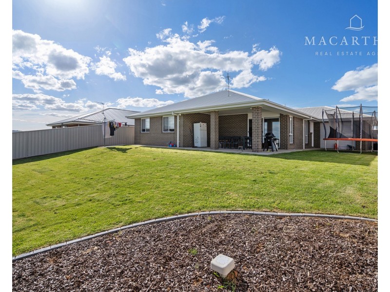 60 Jumbuck Drive, Gobbagombalin NSW 2650