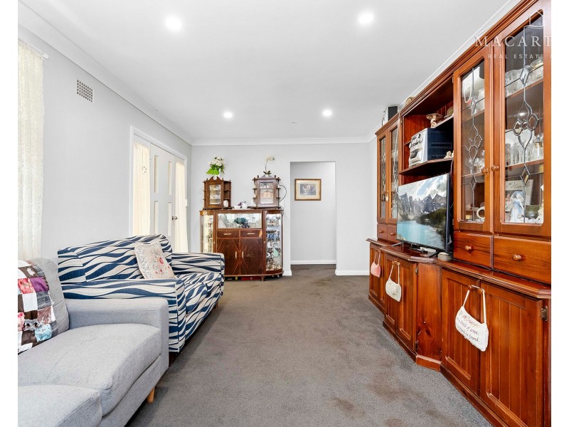 34 Malta Crescent, Ashmont NSW 2650