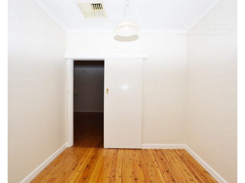 3 Warrawong Street, Kooringal NSW 2650