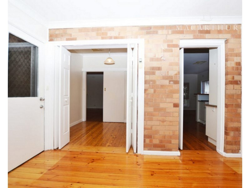 3 Warrawong Street, Kooringal NSW 2650