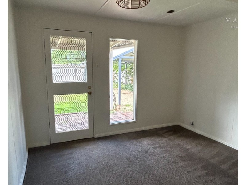 10 Travers Street, Wagga Wagga NSW 2650