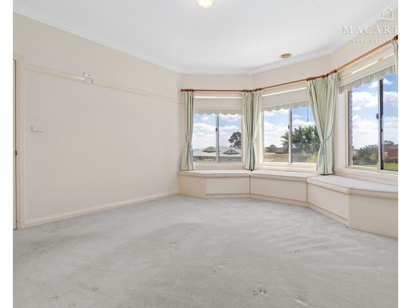 16 Werribee Road, Bourkelands NSW 2650