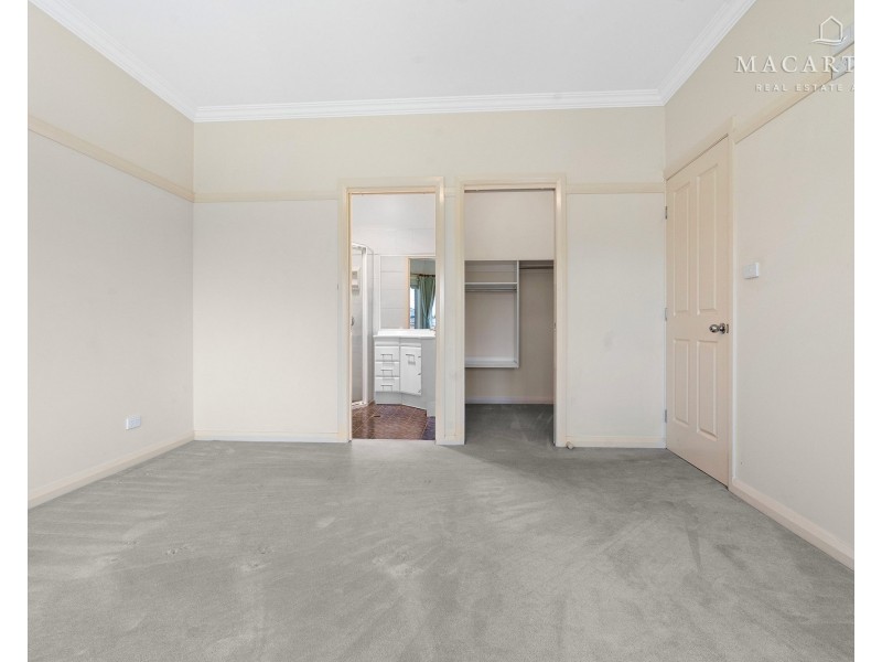 16 Werribee Road, Bourkelands NSW 2650