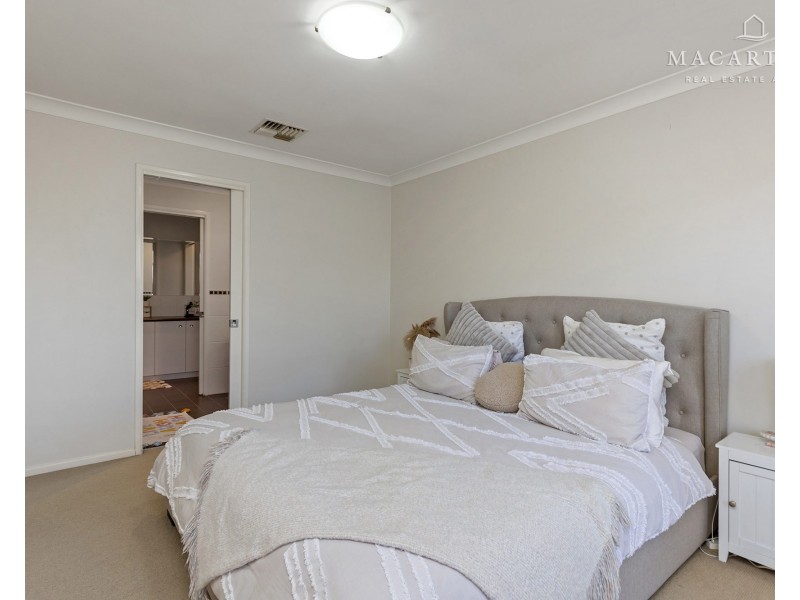 20 Birri Place, Glenfield Park NSW 2650