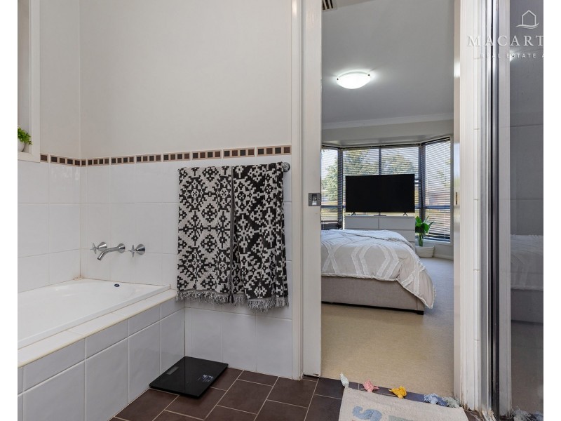 20 Birri Place, Glenfield Park NSW 2650