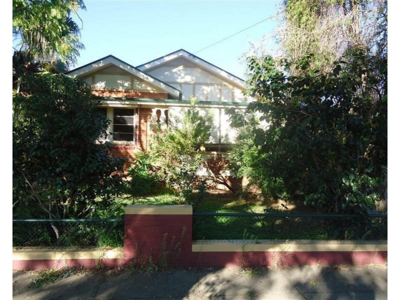 23 Trevor Street, Turvey Park NSW 2650