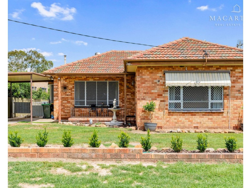 4 Karen Street, Tolland NSW 2650