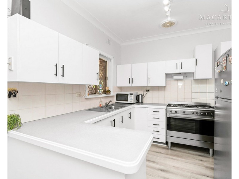 4 Karen Street, Tolland NSW 2650