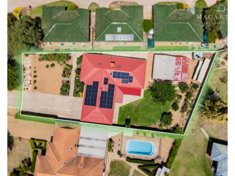 97 Balleroo Crescent, Glenfield Park NSW 2650