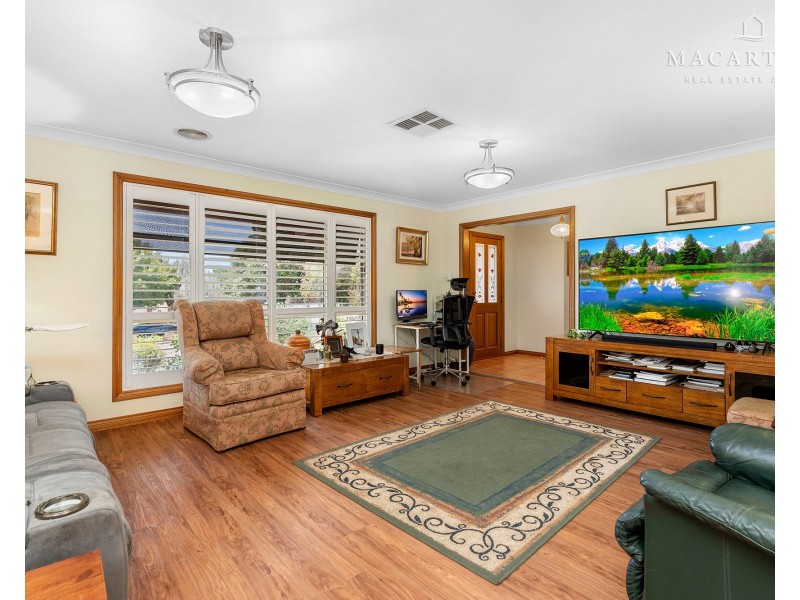 97 Balleroo Crescent, Glenfield Park NSW 2650