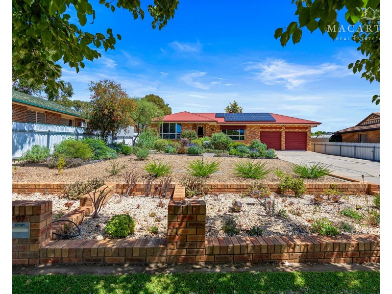 97 Balleroo Crescent, Glenfield Park NSW 2650