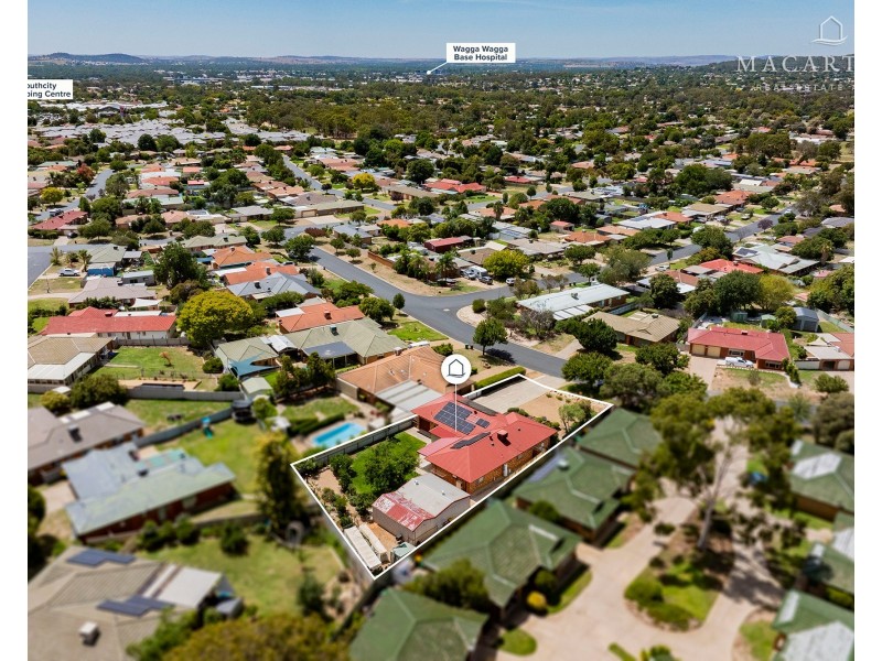 97 Balleroo Crescent, Glenfield Park NSW 2650