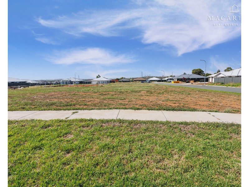 1 Flintwood Street, Forest Hill NSW 2651