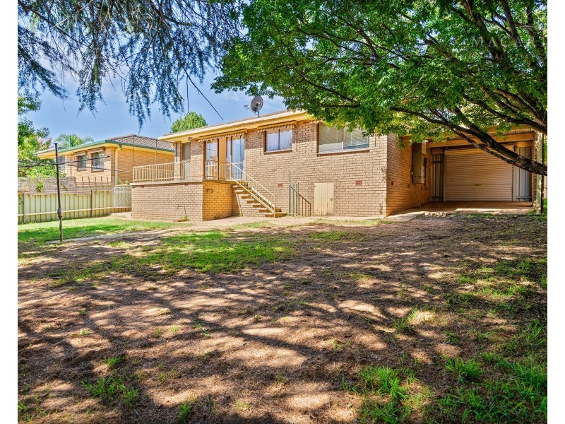 10 Buchhorn Street, Tolland NSW 2650