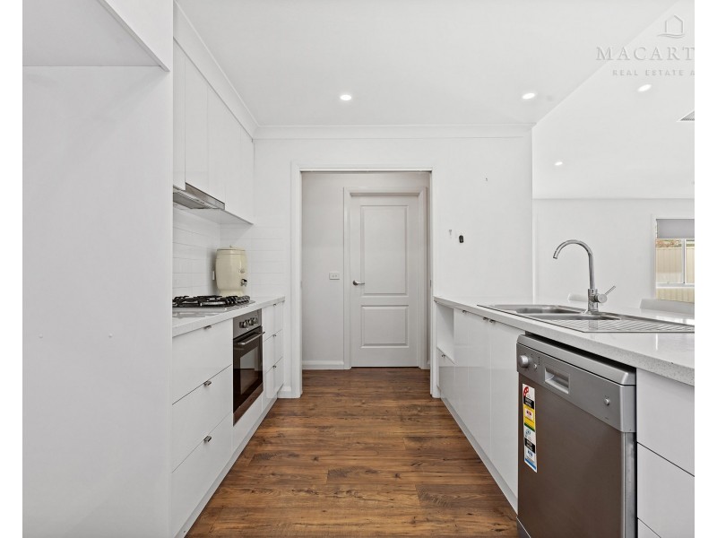 15 Paradise Drive, Gobbagombalin NSW 2650