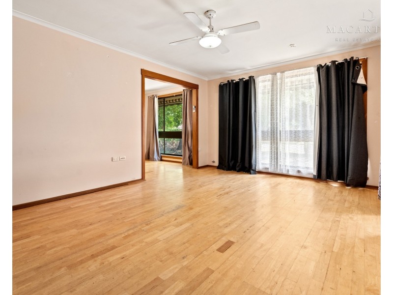 72 McKell Avenue, Mount Austin NSW 2650