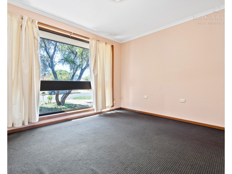 72 McKell Avenue, Mount Austin NSW 2650