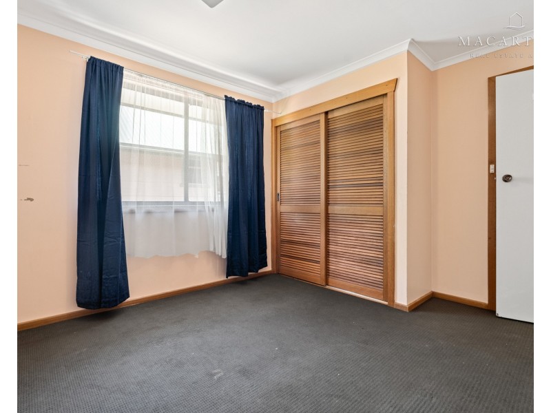 72 McKell Avenue, Mount Austin NSW 2650