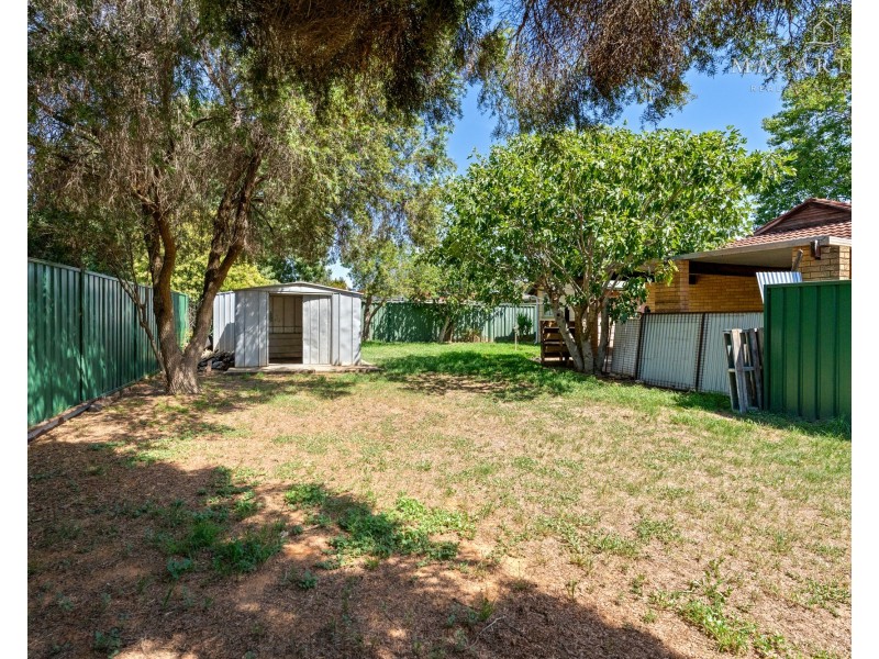 72 McKell Avenue, Mount Austin NSW 2650