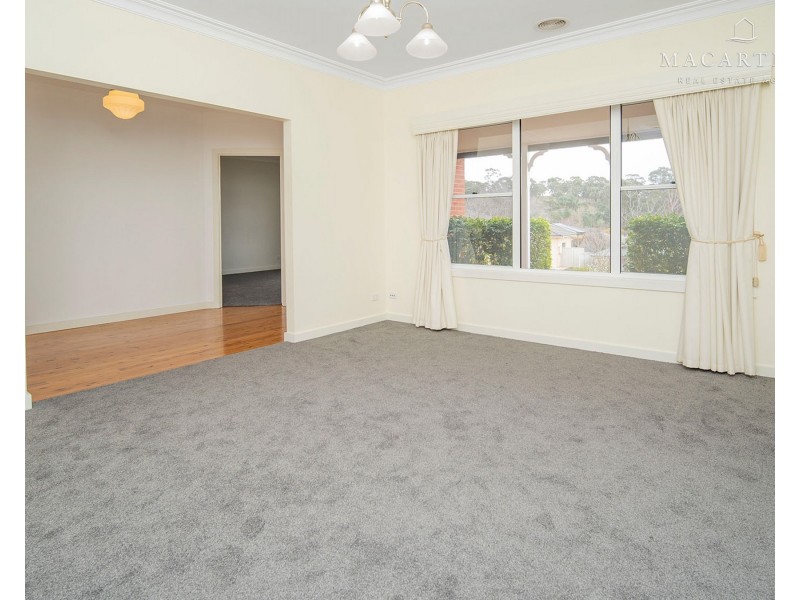 6 Lyndoch Place, Bourkelands NSW 2650