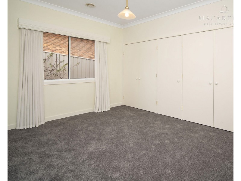 6 Lyndoch Place, Bourkelands NSW 2650