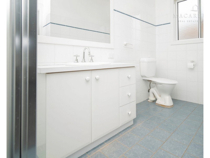 6 Lyndoch Place, Bourkelands NSW 2650