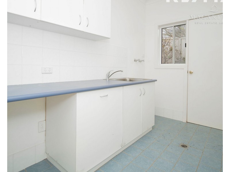 6 Lyndoch Place, Bourkelands NSW 2650