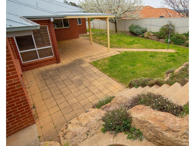 6 Lyndoch Place, Bourkelands NSW 2650