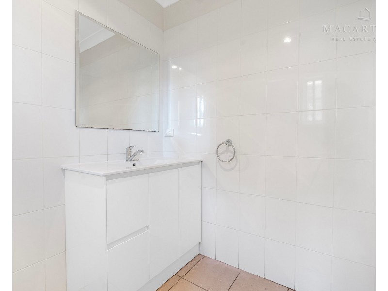 3/52 Raye Street, Tolland NSW 2650