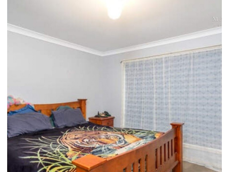 4 Tinga Crescent, Kooringal NSW 2650
