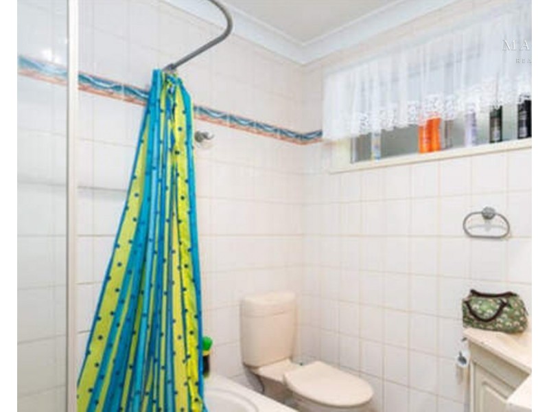 4 Tinga Crescent, Kooringal NSW 2650
