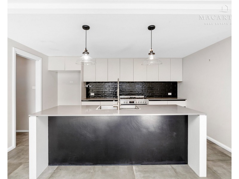 8 Wiveon Street, Gobbagombalin NSW 2650