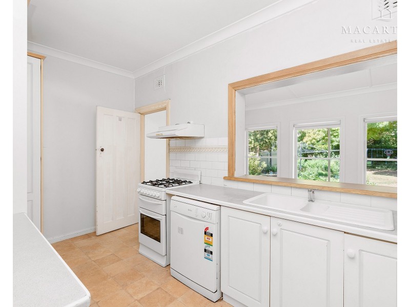 4 Sullivan Avenue, Wagga Wagga NSW 2650