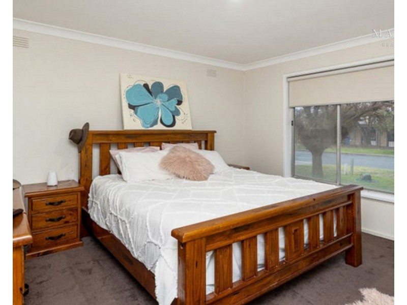 2 Parkhurst Street, Tolland NSW 2650