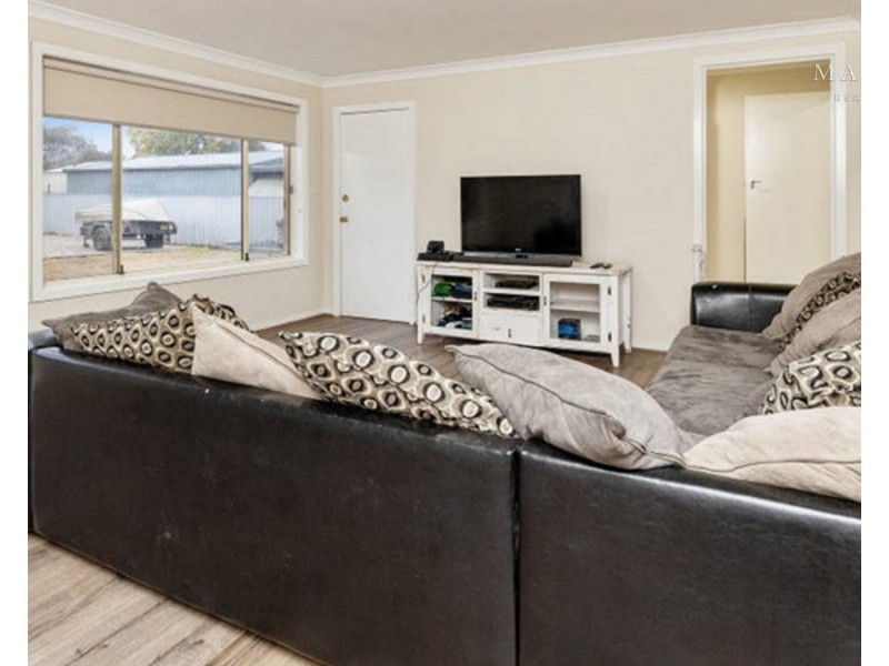 2 Parkhurst Street, Tolland NSW 2650