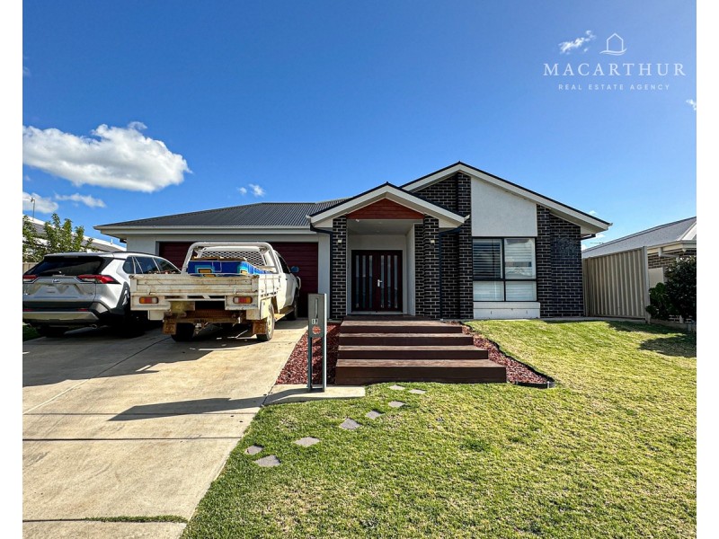 19 Morris Crescent, Gobbagombalin NSW 2650