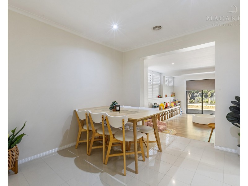 6 Ilex Street, Lake Albert NSW 2650