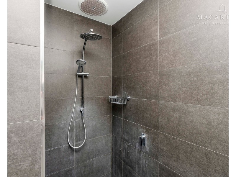 32 Ross Parkway, Gobbagombalin NSW 2650