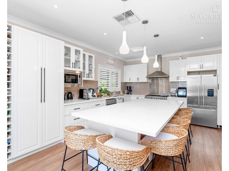 66 Simkin Crescent, Kooringal NSW 2650