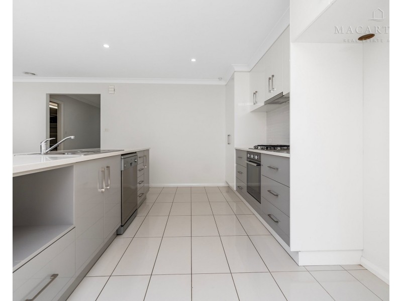2/1 Clarence Place, Tatton NSW 2650