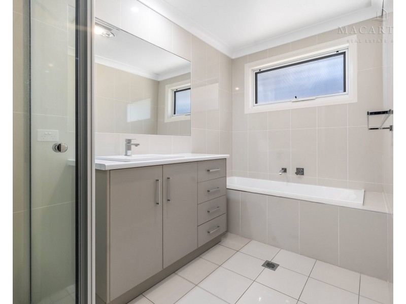 2/1 Clarence Place, Tatton NSW 2650