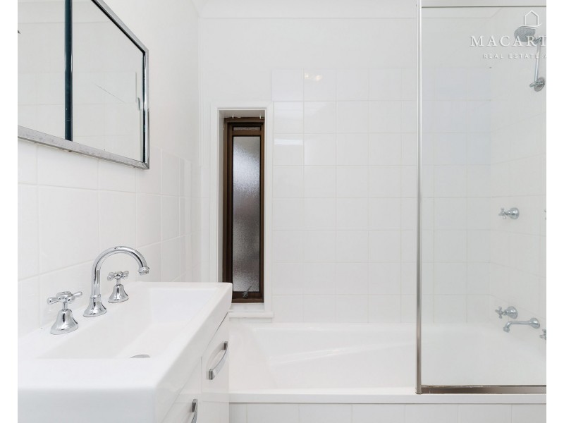 3/2 Banks Avenue, Kooringal NSW 2650