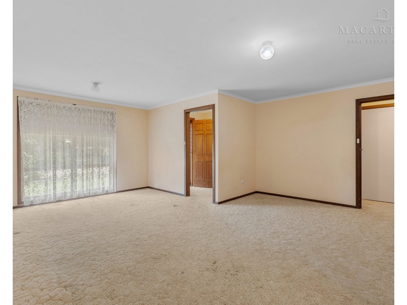 1/2 Leena Place, Wagga Wagga NSW 2650