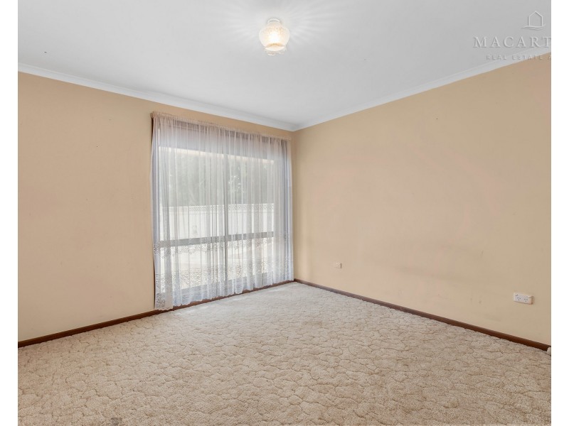 1/2 Leena Place, Wagga Wagga NSW 2650