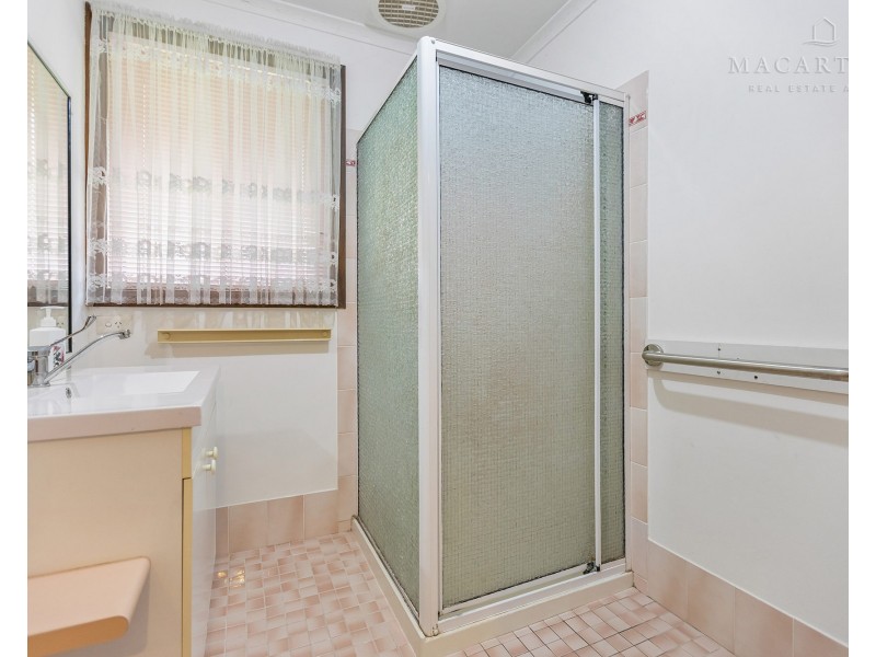 1/2 Leena Place, Wagga Wagga NSW 2650