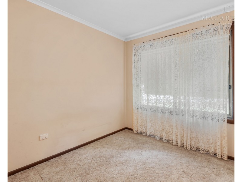 1/2 Leena Place, Wagga Wagga NSW 2650